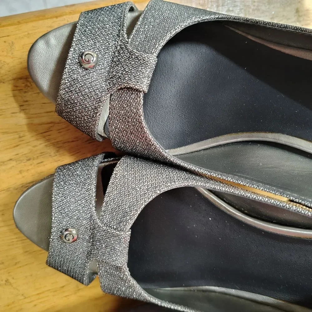 Guess Stylish Pewter Women's Heels Size 10 Heel 5